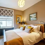 4 Bed In Oc-73424 * Харрогейт