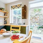 4 Bed In Oc-73424