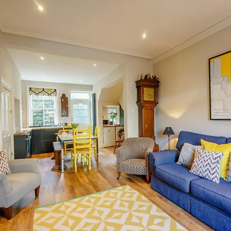 4 Bed In 73424 بيت للعطل *