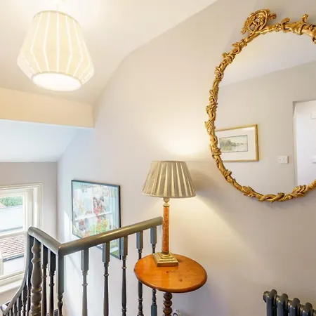 4 Bed In Oc-73424 * Χαρογκέιτ