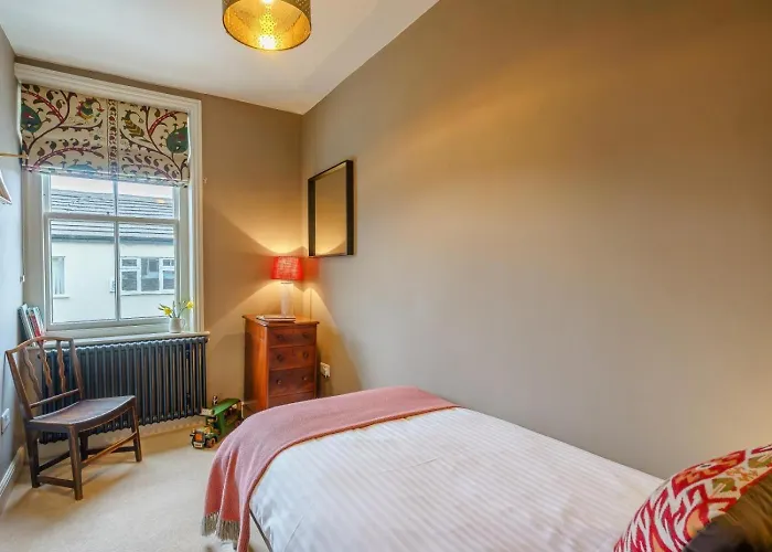 4 Bed In Oc-73424 Harrogate